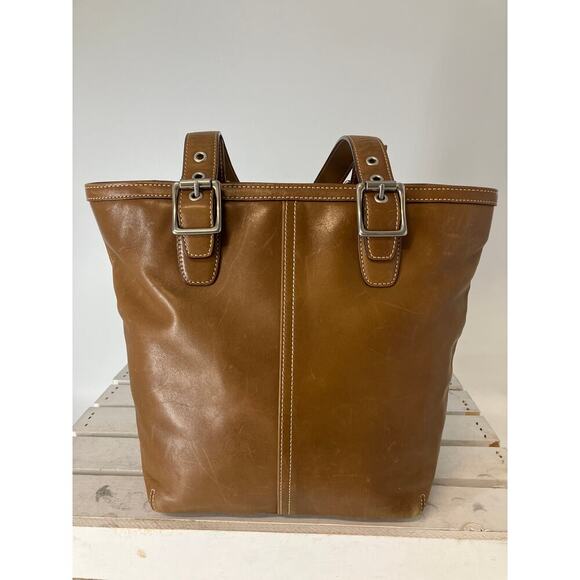 COACH 9572 LARGE BROWN SMOOTH LEATHER SHOULDER BAG - Picture 5 of 17